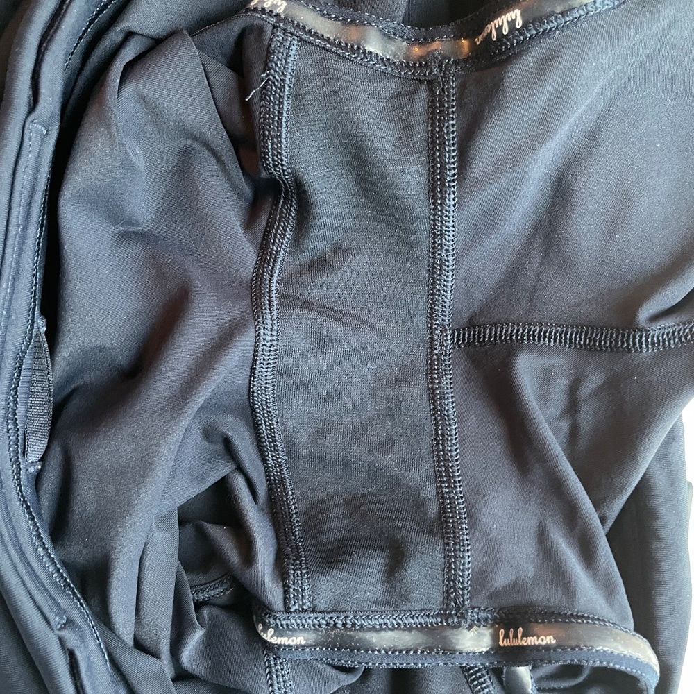 Lululemon Skirt size 6 - True Navy - Picture 3 of 3
